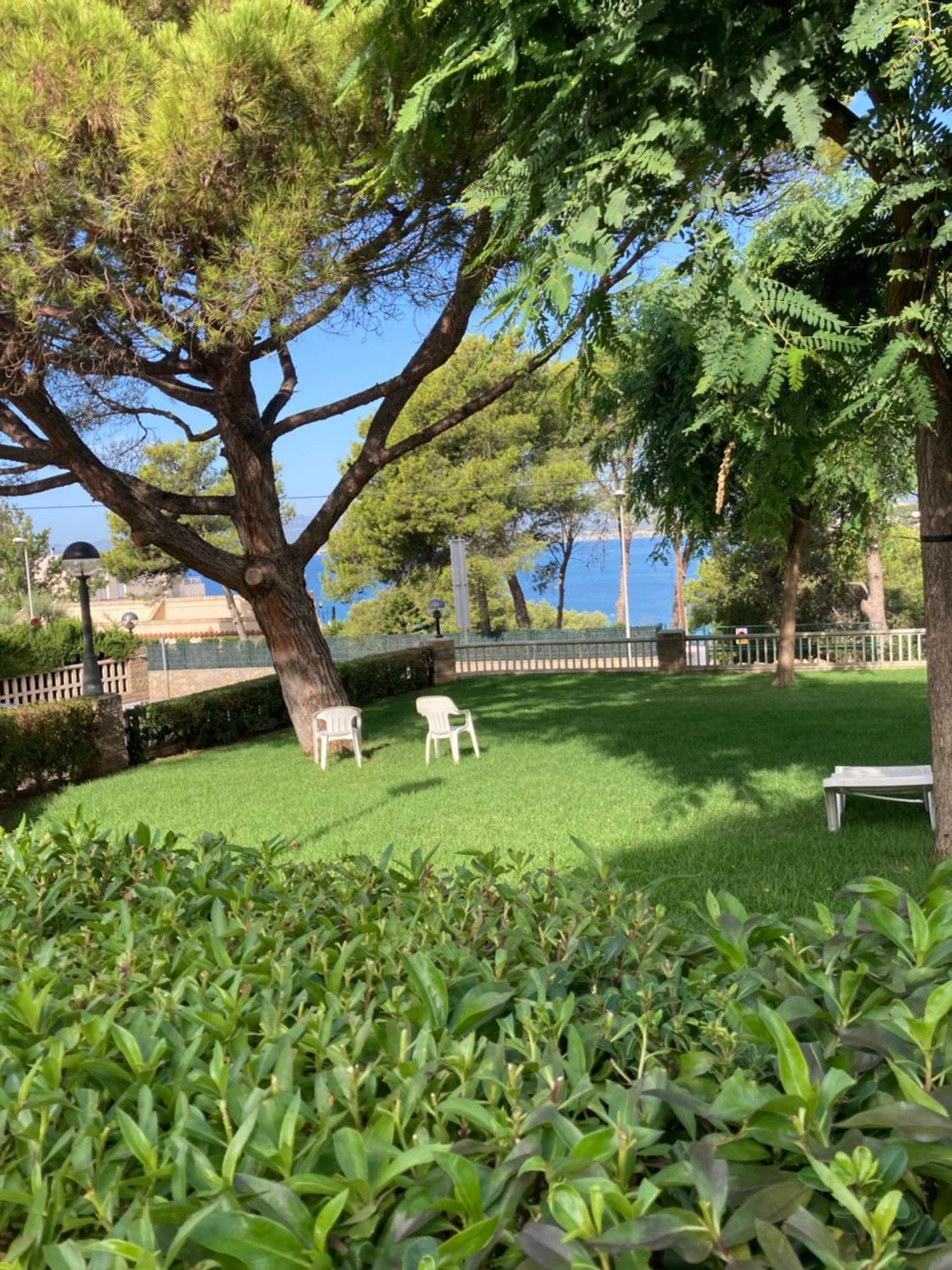 Appartement Vue Mer Avec Piscine Et Wifi Salou Bagian luar foto