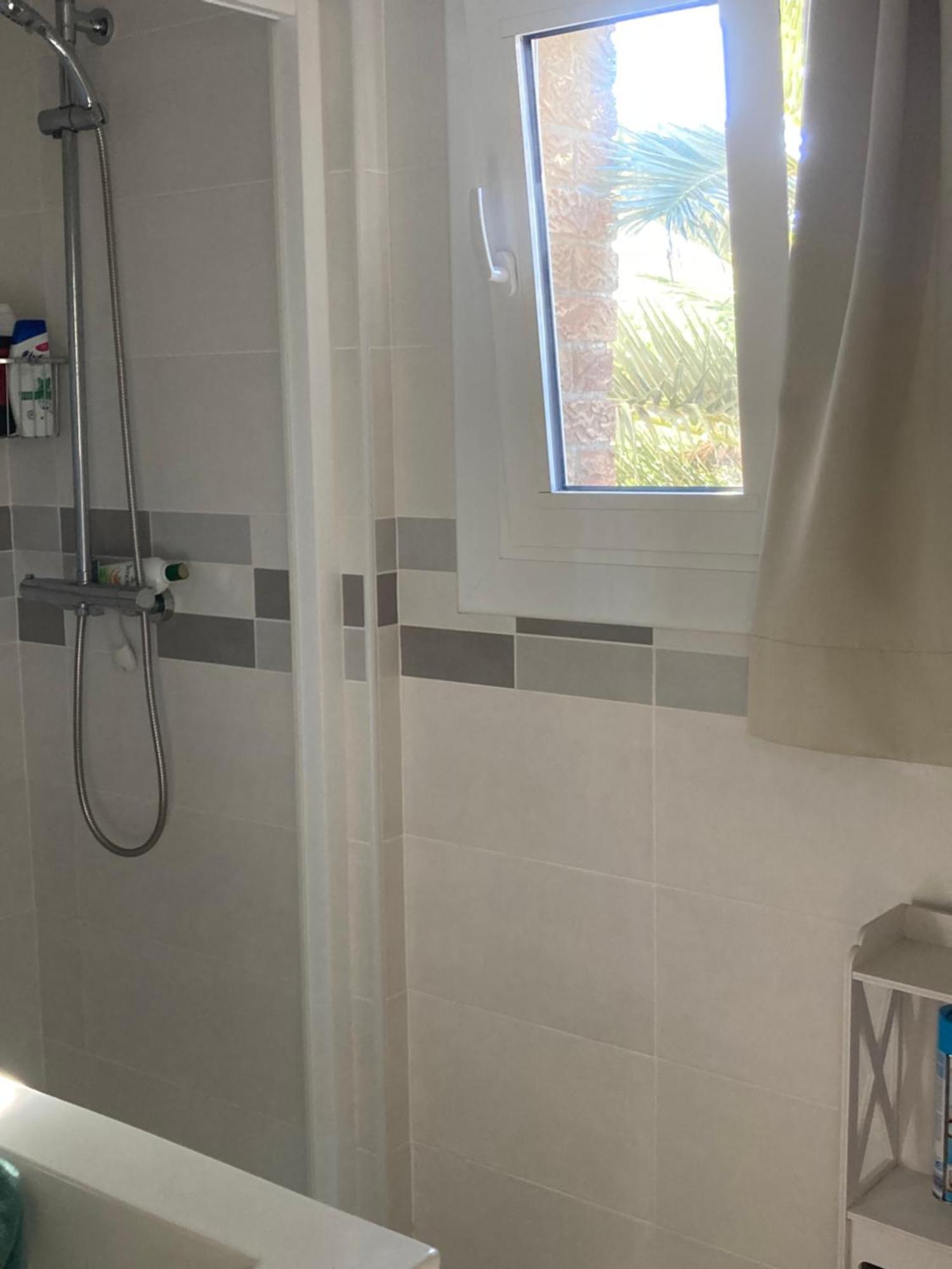 Appartement Vue Mer Avec Piscine Et Wifi Salou Bagian luar foto